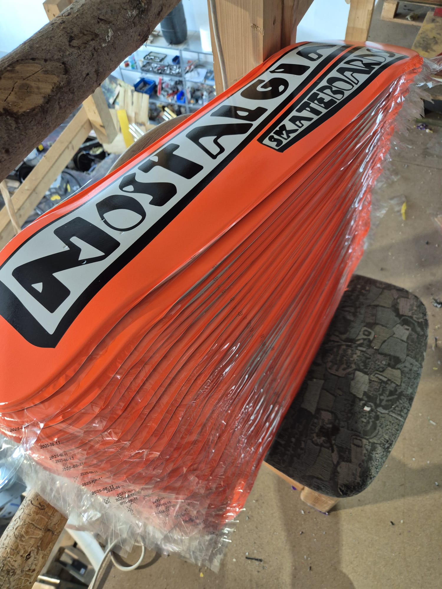 Logo | Neon Orange |  8.25 inch Deck inkl. Mob Grip
